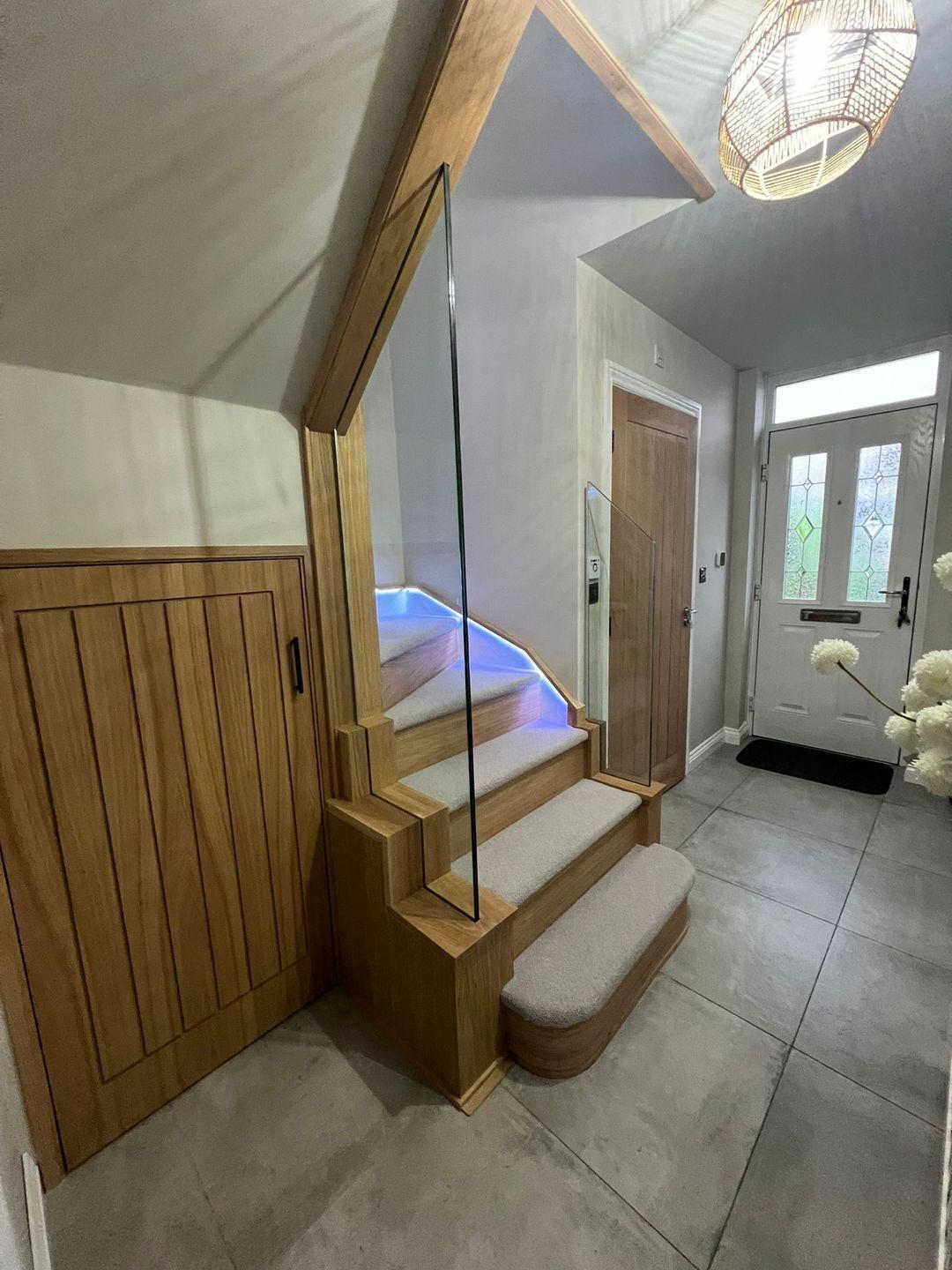 oak frameless glass staircase project photograph 9.