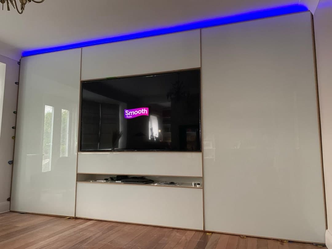 white glass media wall project photograph 7.